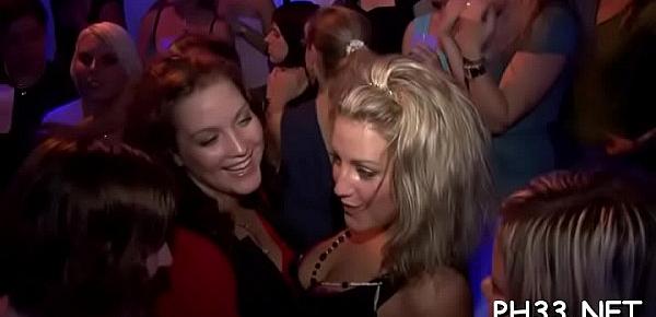 Very hawt gangbang in club